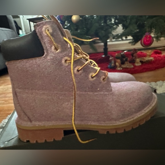 Pink customized timberland 3.5 juniors - Picture 3 of 4